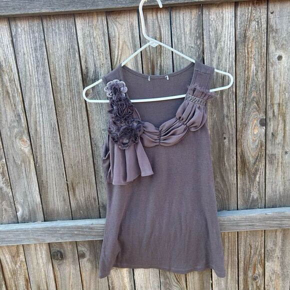 Unbranded camisole ruffle flower design size medium - Picture 1 of 8